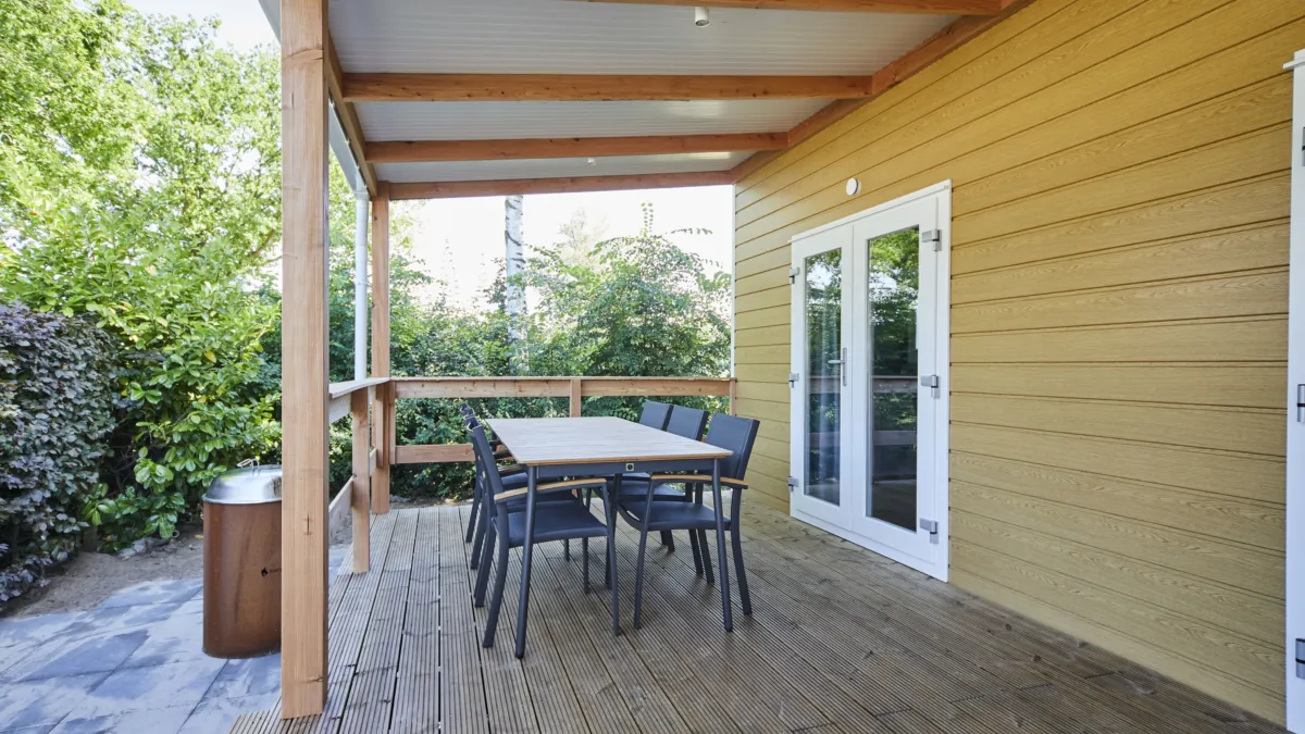 Ter Spegelt veranda terras Chalet HR
