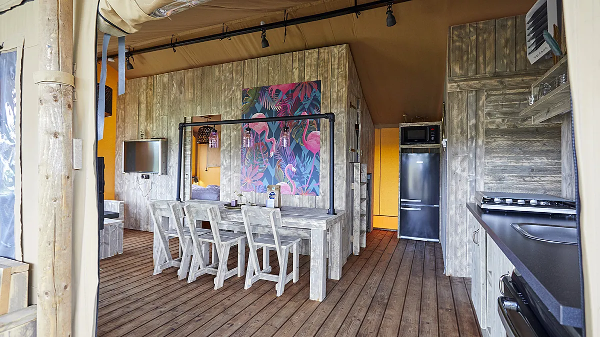 Ter Spegelt keuken Glamping Lodge LR