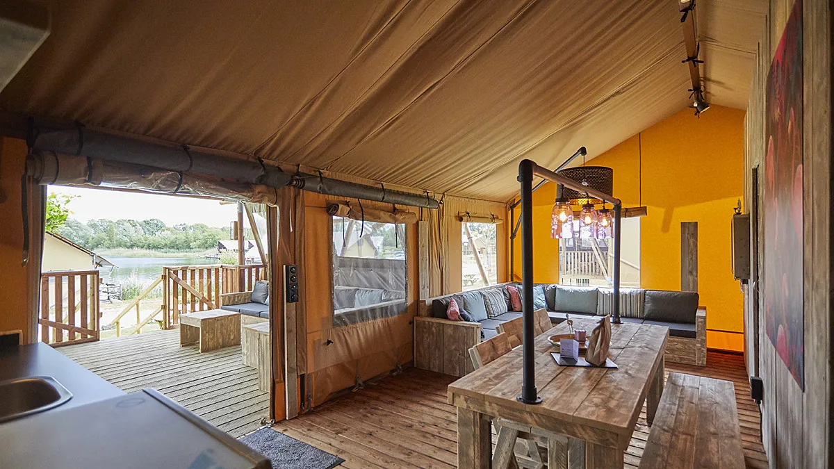 Ter Spegelt overzicht in Glamping Lodge LR