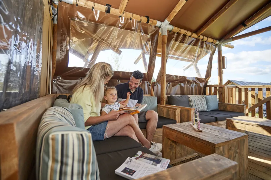 Ter Spegelt veranda Glamping Lodge HR gedraaid