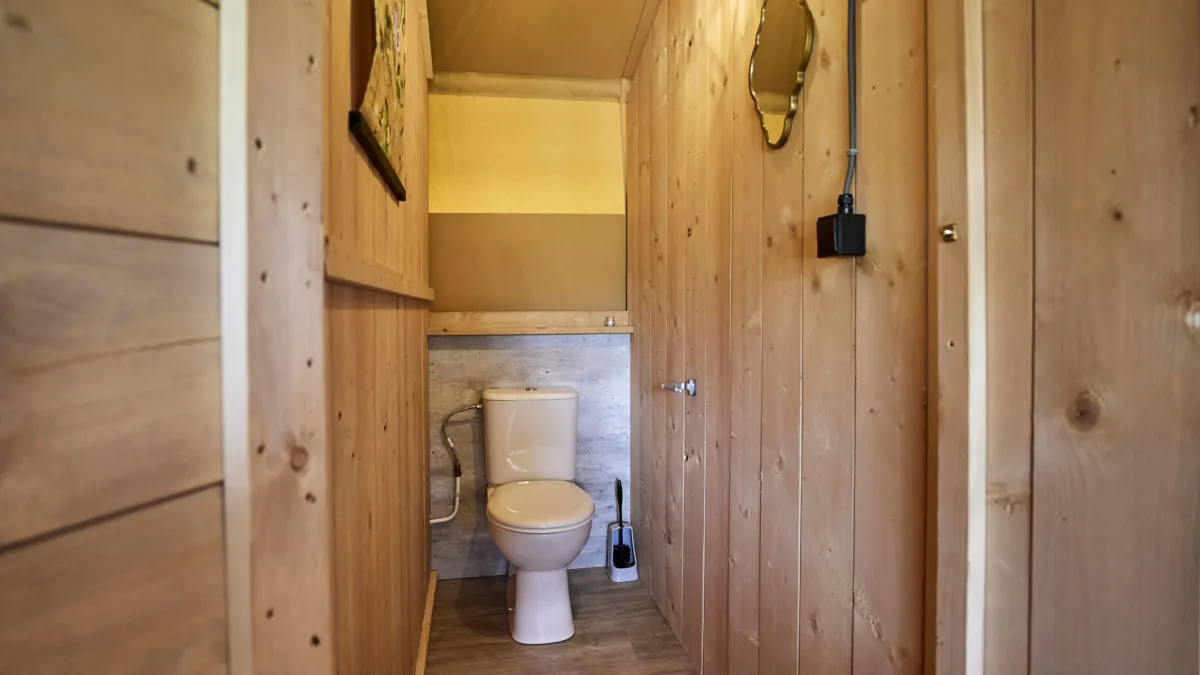 Ter Spegelt Lounge Lodge toilet HR