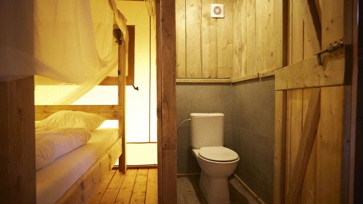 Ter Spegelt Outback Lodge toilet HR