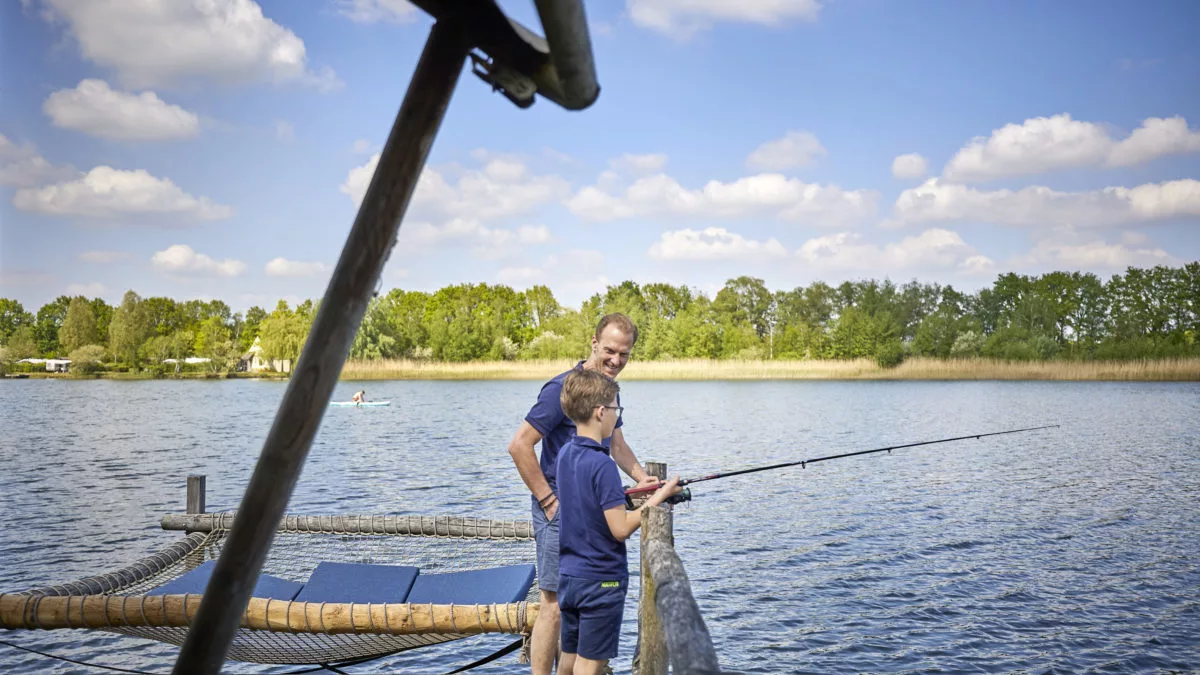 Vader en zoon vissen Water Lodge HR