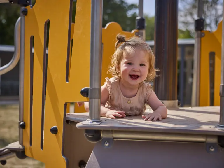 Ter Spegelt Chalet veld44 baby lachen speeltoestel LR