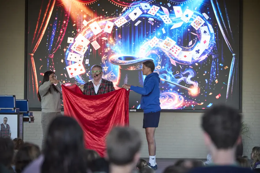Ter Spegelt Magische Show doek Leo Smetsers LR