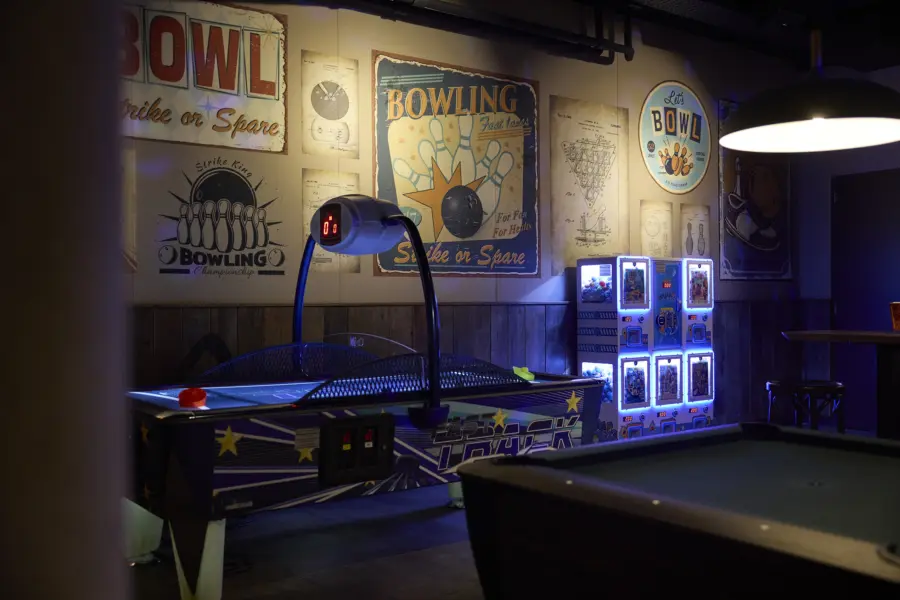 Bowling Pub Airhockey pool MR