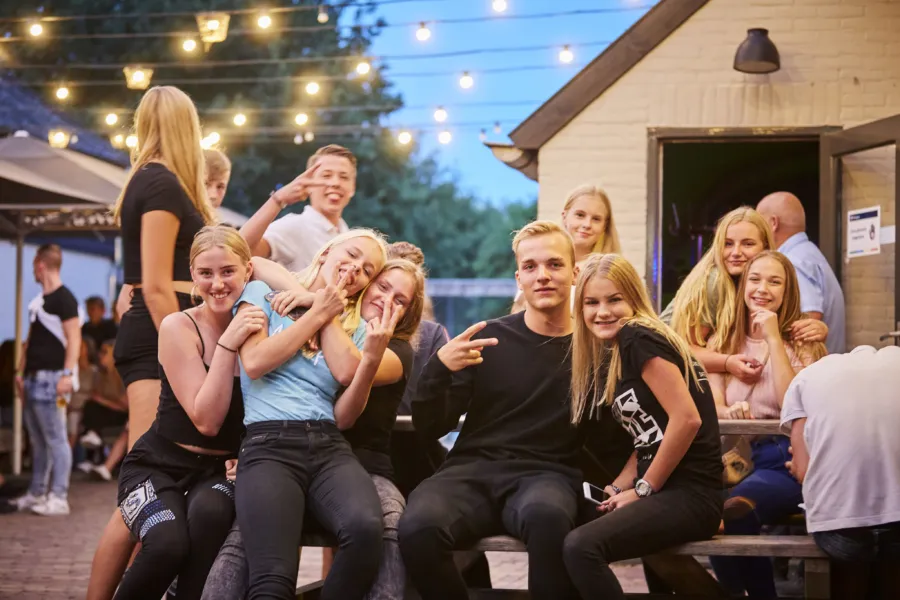 2018 Hang Out buiten HR