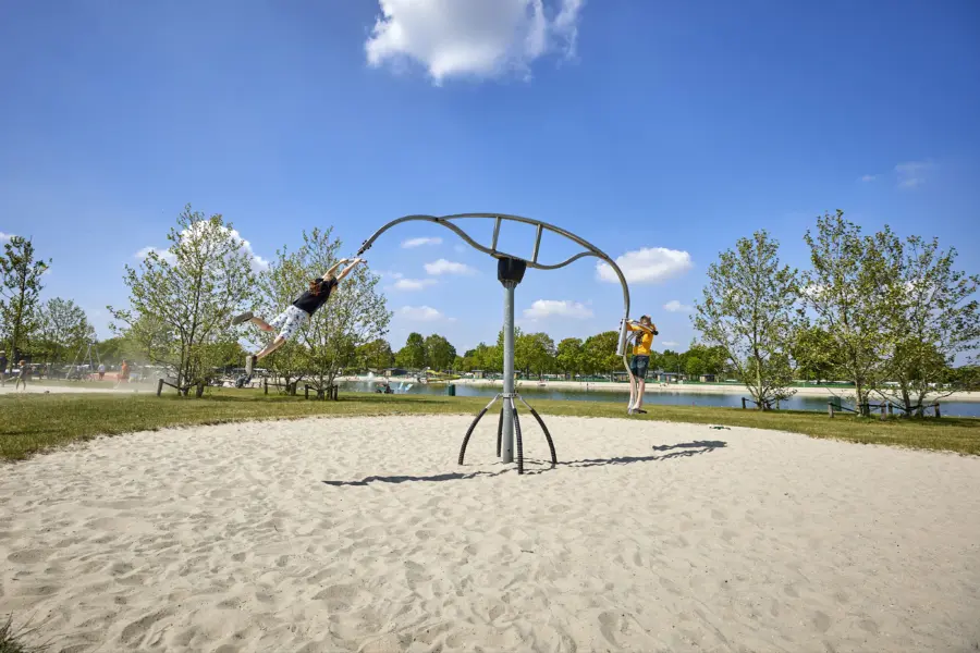 Speeltoestel zwemplas zand HR
