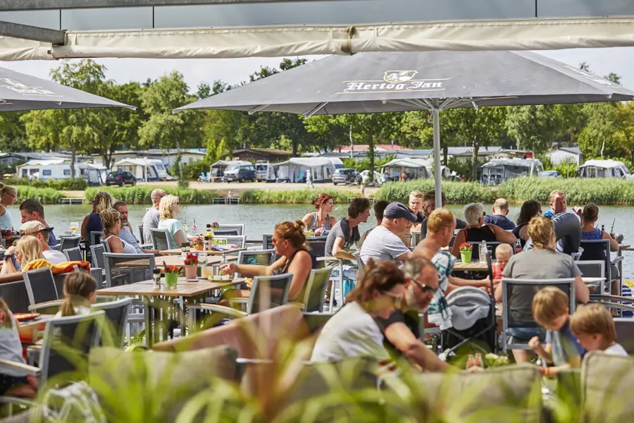 Terras wijde blick uitzicht op het water