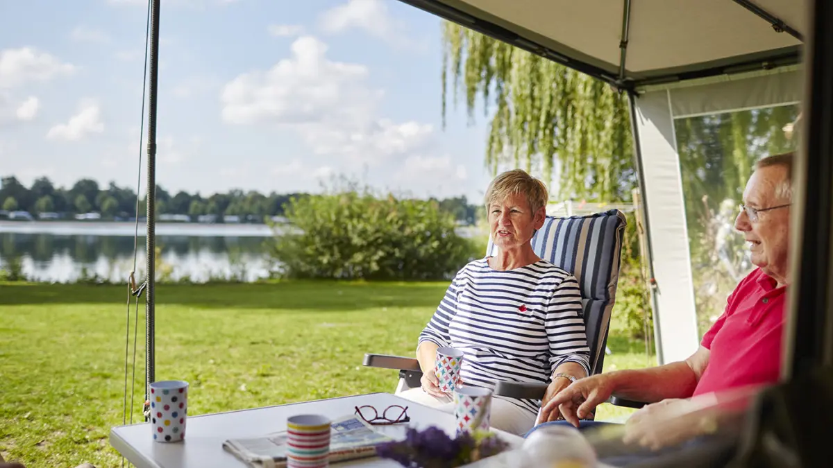 Senioren Kamperen aan het water
