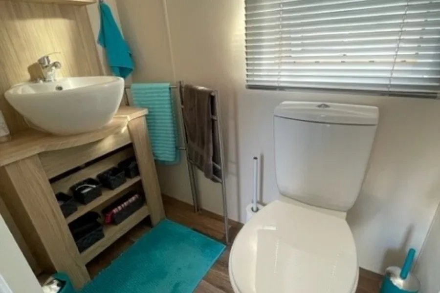 Foto badkamer 2 badkamermeubel en lavabo