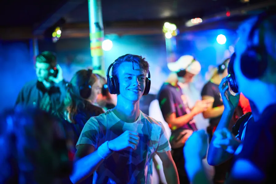 Ter Spegelt Silent Disco jongen HR